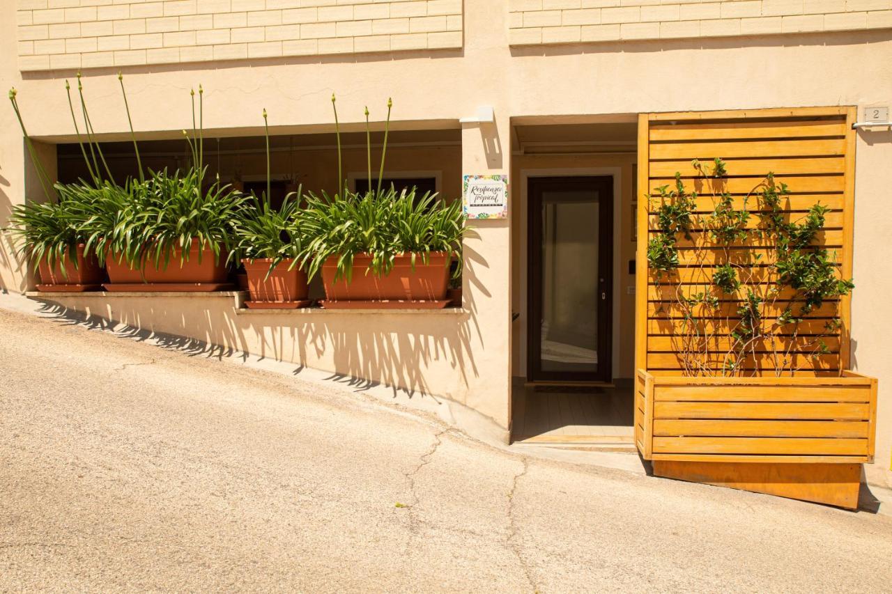 Resilienza Tropical Apartments & Room 포르토 산텔피디오 외부 사진